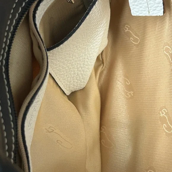 Cats (Made In Spain) Black and White Leather Bag w/Cherry Charm Approx. 13x9 x 2 - Picture 13 of 17